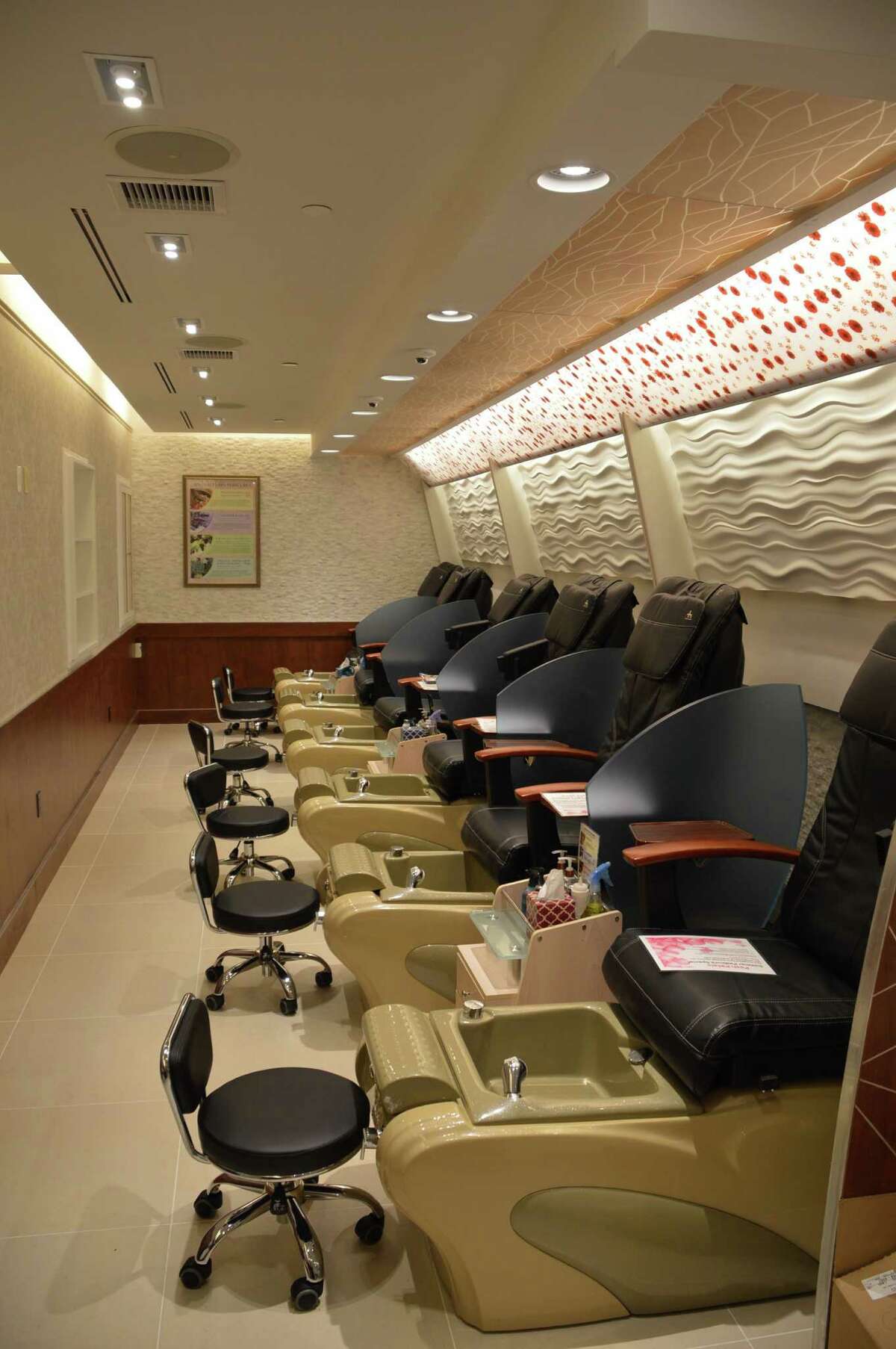 Posh nails a third Fairfield County location