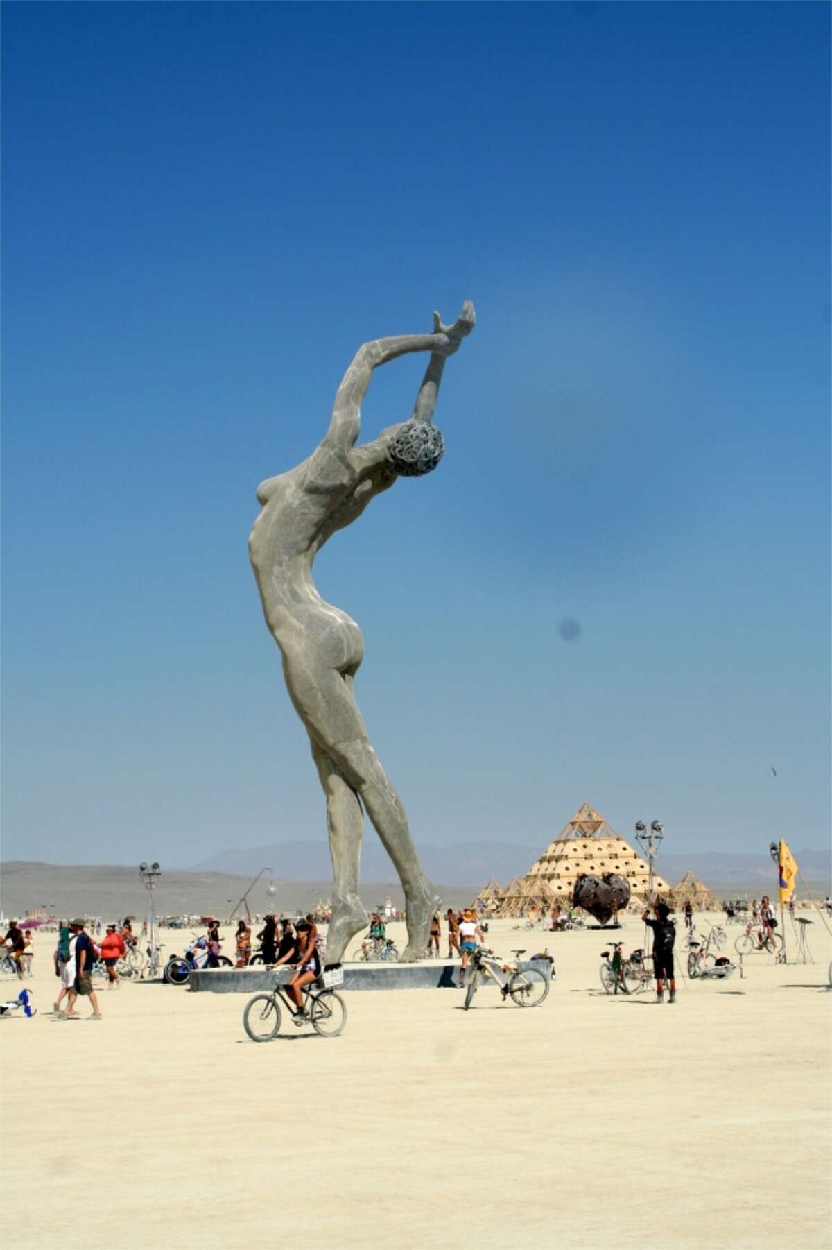 Giant statue of naked woman being installed on California 