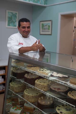 Tlc Star Cake Boss Buddy Valastro Opens A Carlo S Bakery