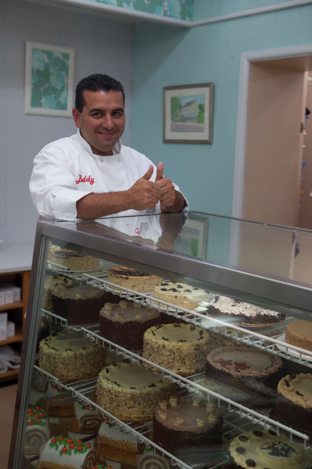 TLC star 'Cake Boss' Buddy Valastro opens a Carlo's Bakery location in