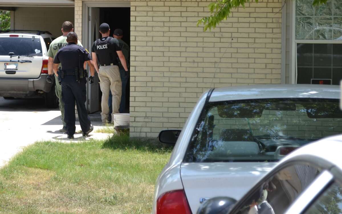20 arrested in Seguin gang sweep
