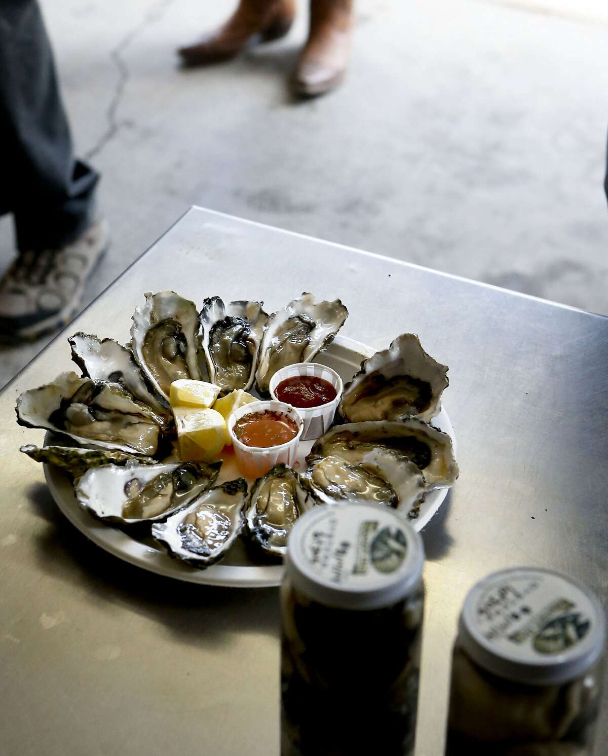 Tears, hugs, shucking at Drakes Bay Oyster Co.'s final day open to public