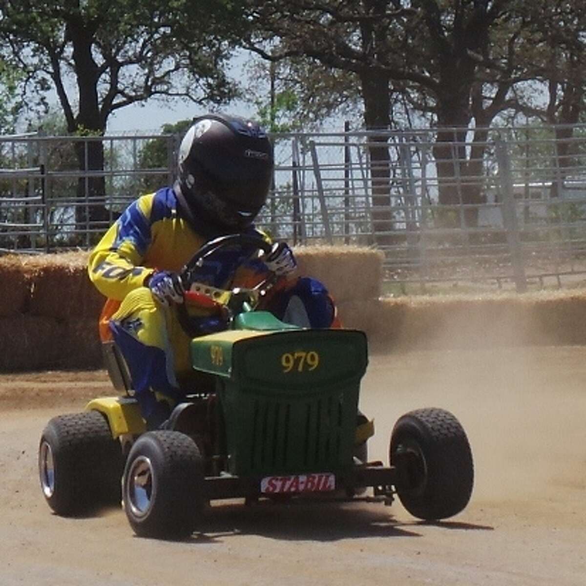 lawn-mower-racing