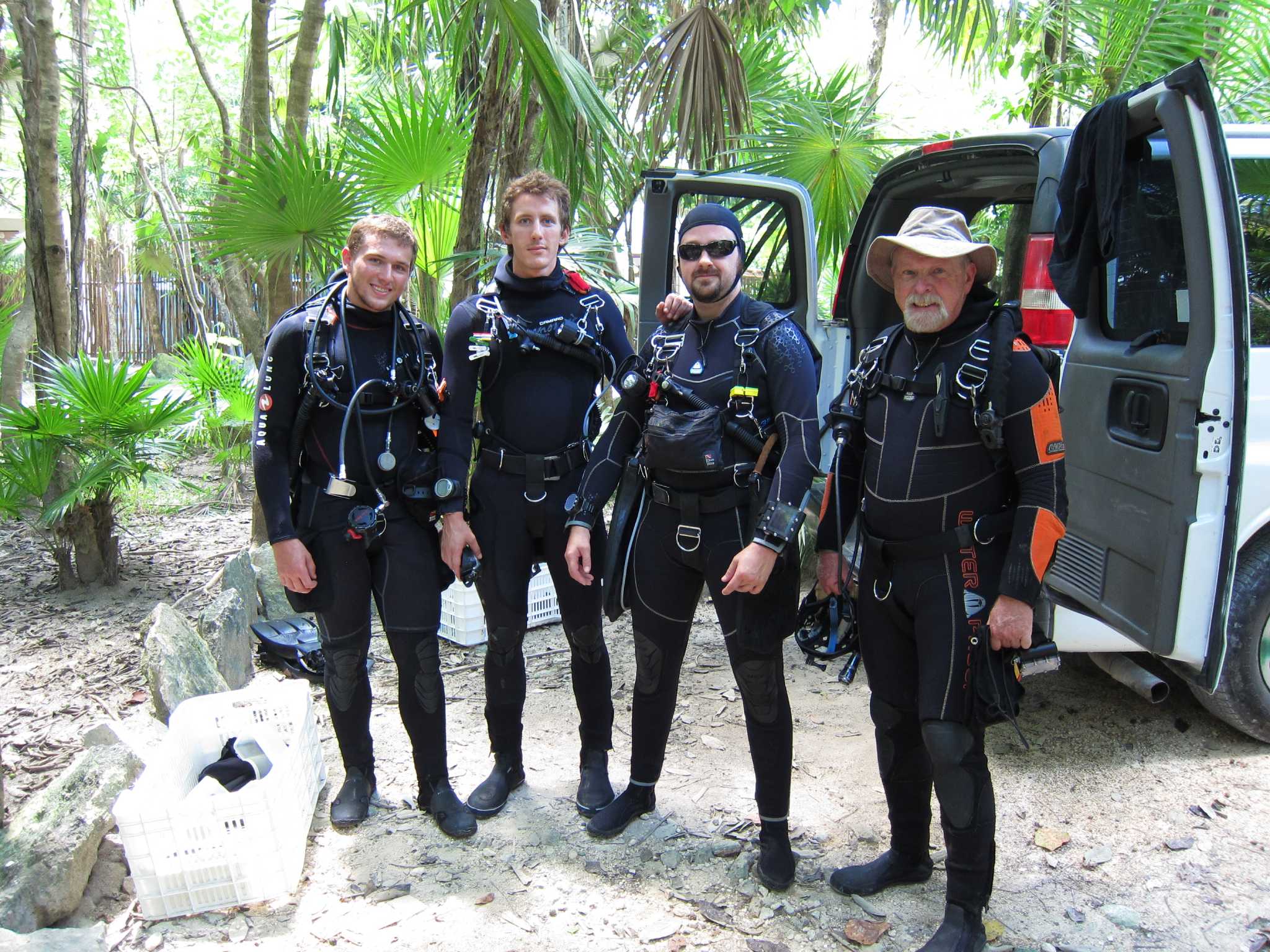 Galveston professor teaches love of diving to students