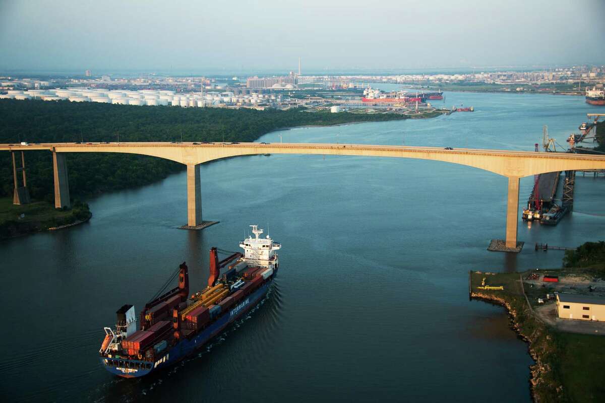 Houston-based pipeline and processing giant Enterprise Products Partners said on Oct. 1, 2014 that it would acquire Oiltanking Partners, which owns a massive terminal on the Houston Ship Channel near the Beltway 8 bridgel. ( Smiley N. Pool / Houston Chronicle )