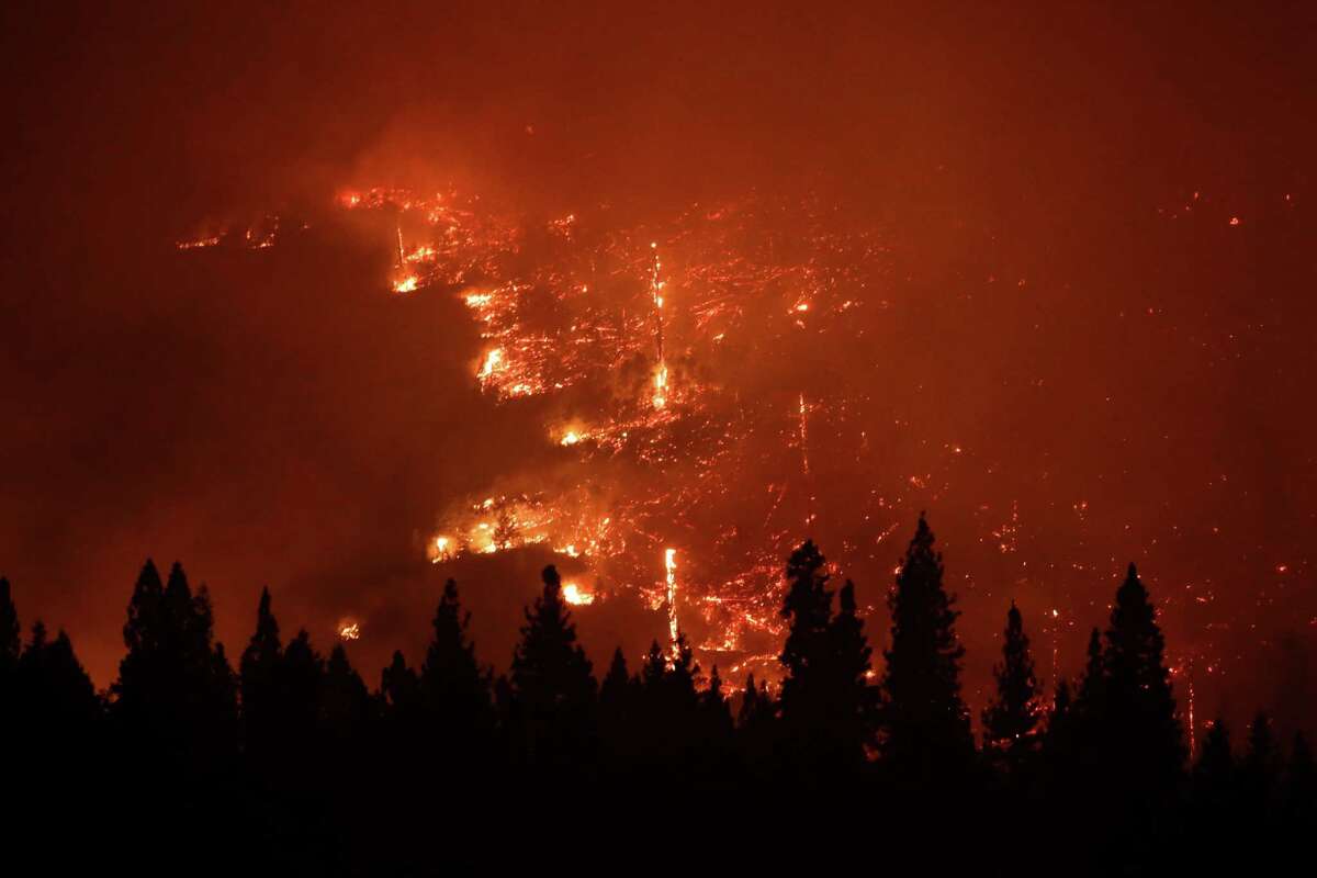 Огонь 14. The Rim Fire in the Stanislaus National Forest near in California began on Aug. 17, 2013.