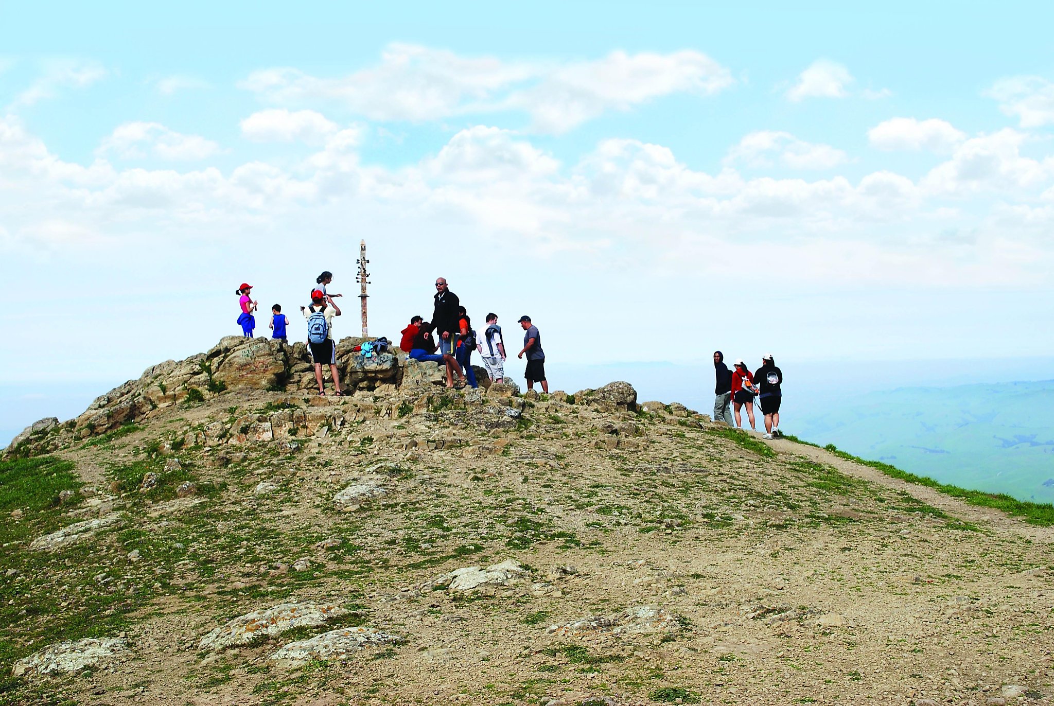 Hiking with 1000 of my closest friends – Mission Peak – September