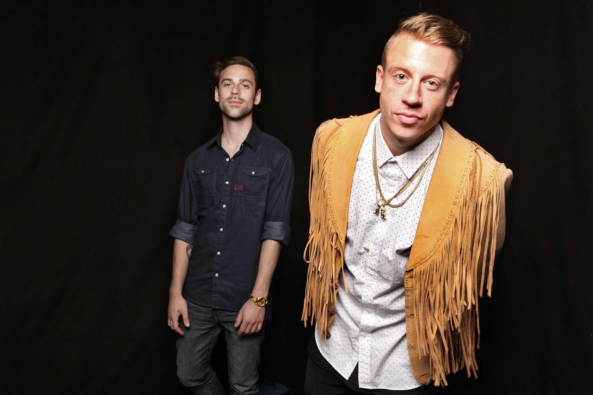 Super Bowl 2014: Macklemore, Joel McHale Celebrate Seattle