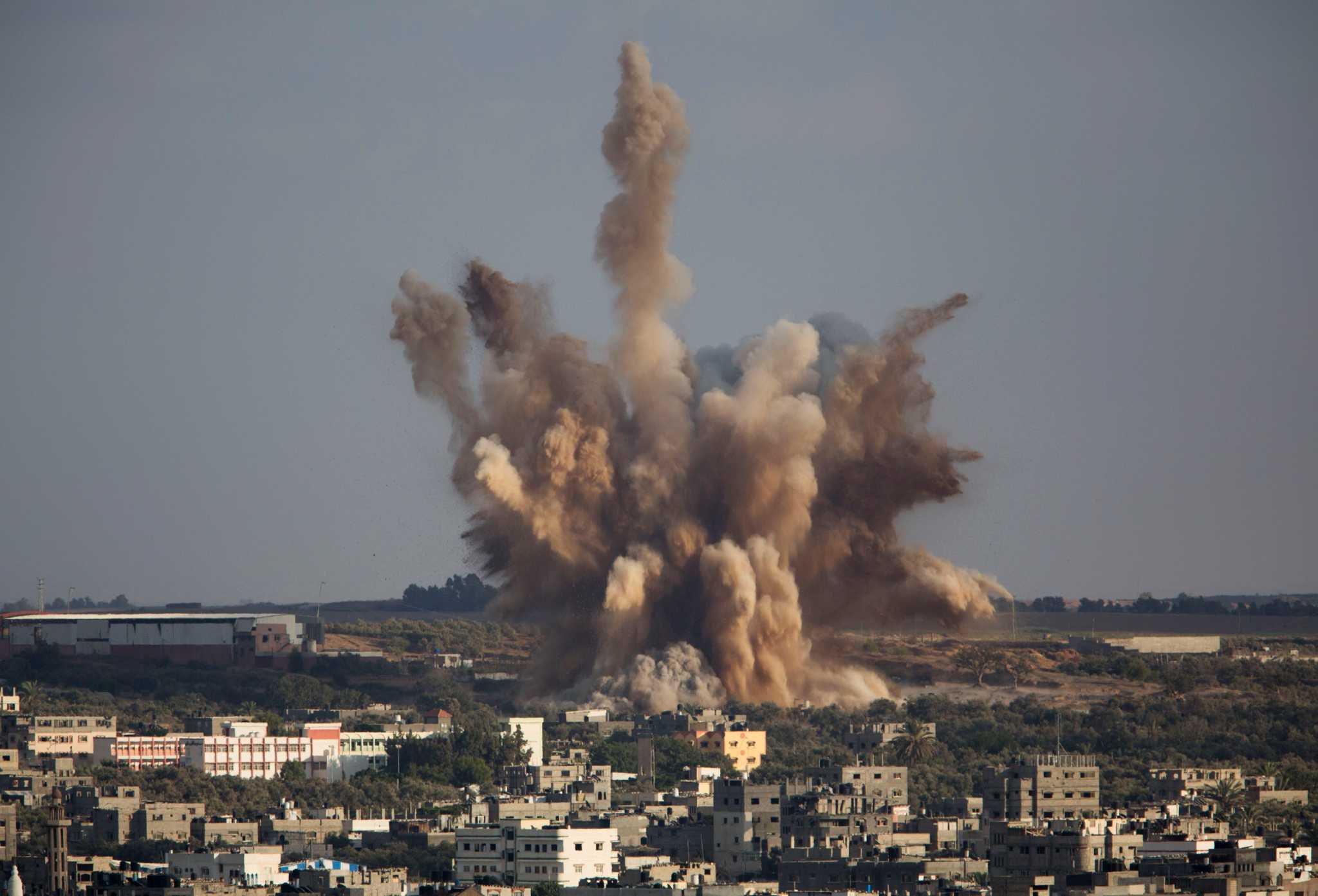 Военные объекты израиля. Израильская Авиация нанесла удар по сектору газа.