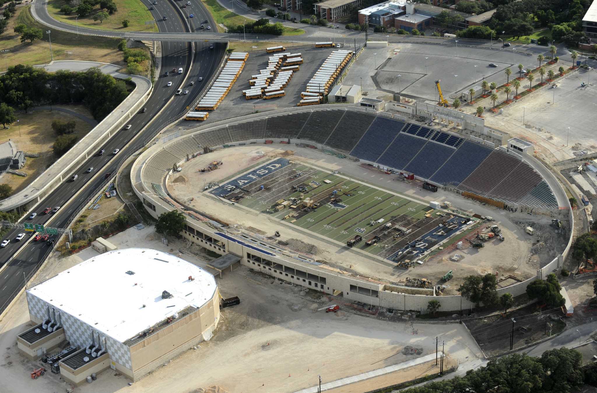 Alamo stadium outlet