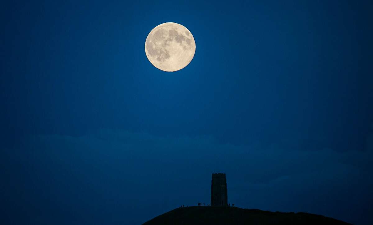 Rare supermoon eclipse visible this Sunday