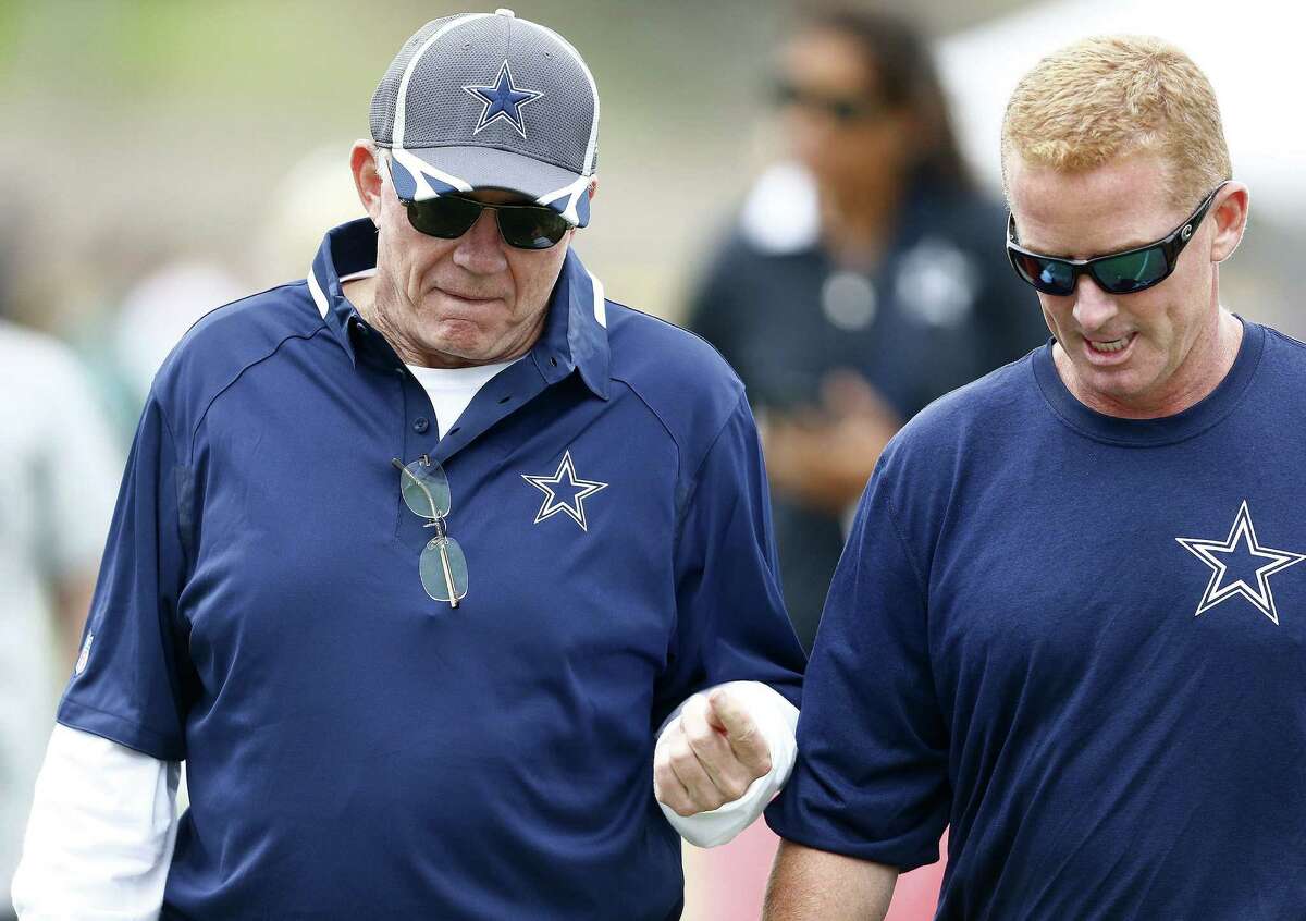 Dallas Cowboys owner Jerry Jones (left) should not even think of giving coach Jason Garrett a contract extension if their team misses the playoffs again.