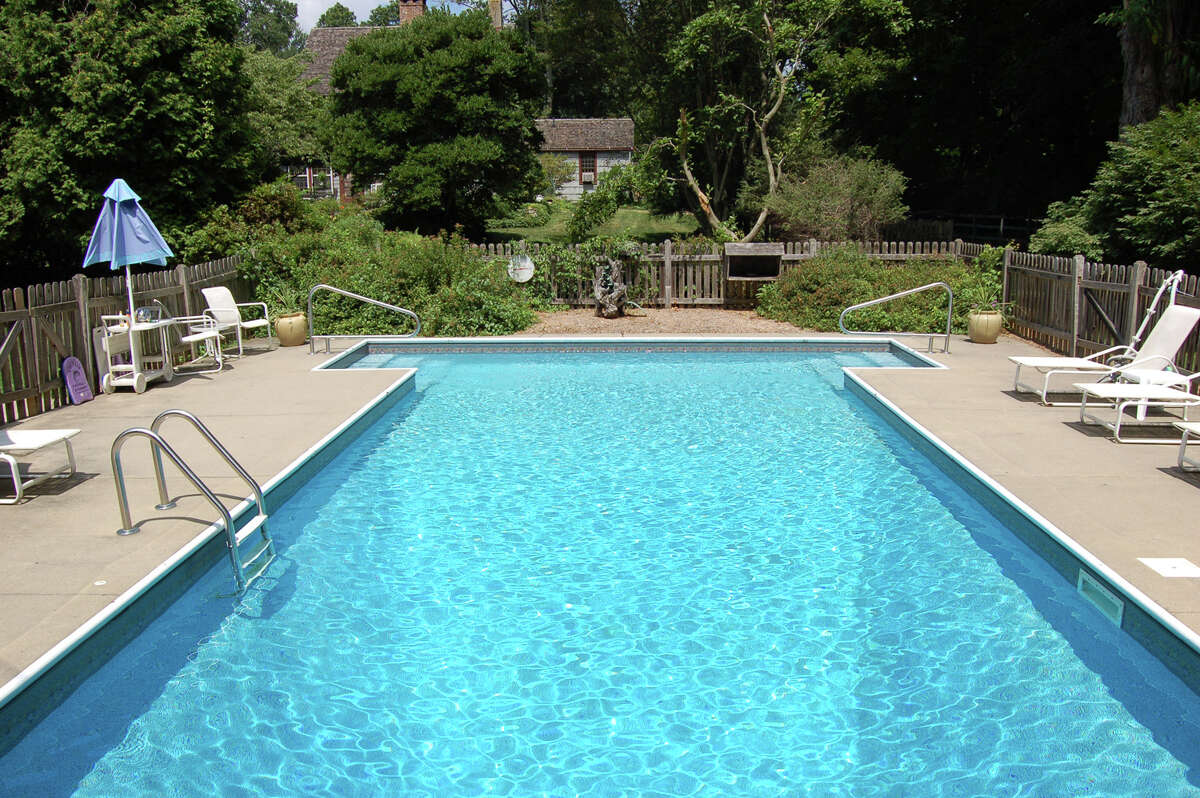 t shaped swimming pool