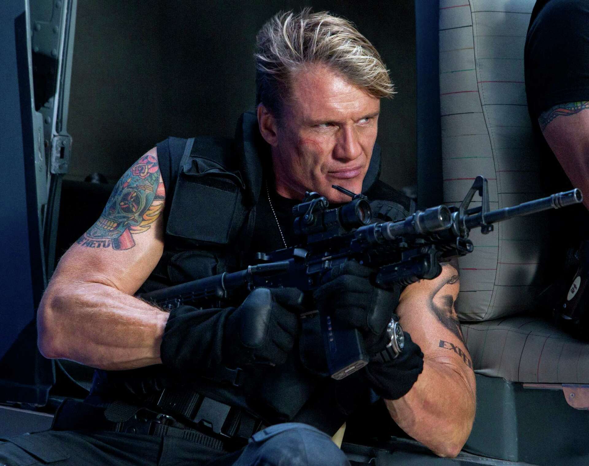 Getting personal with the Expendables, image size:1920x1518