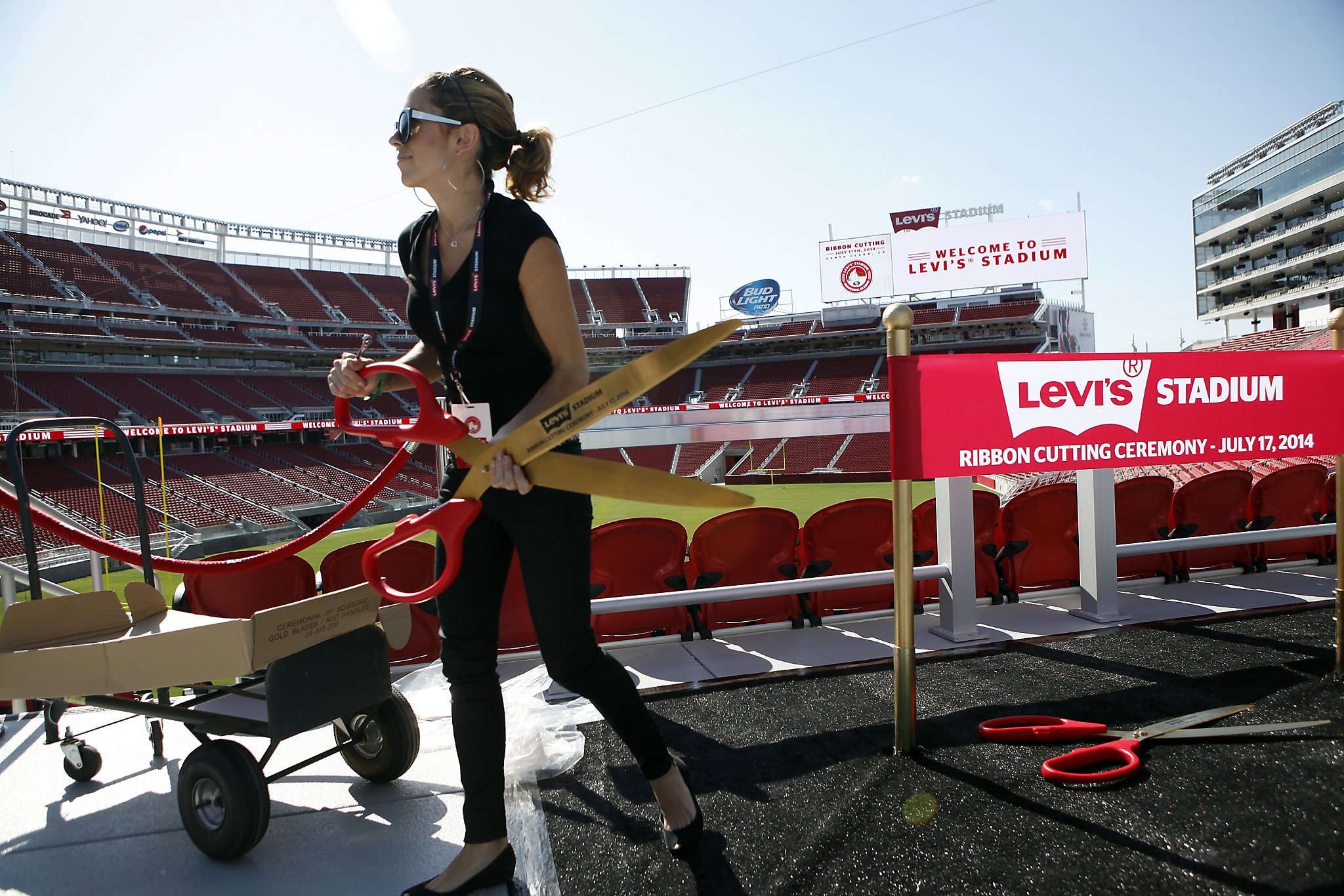 San Francisco 49ers sell $670 million in seats for new stadium