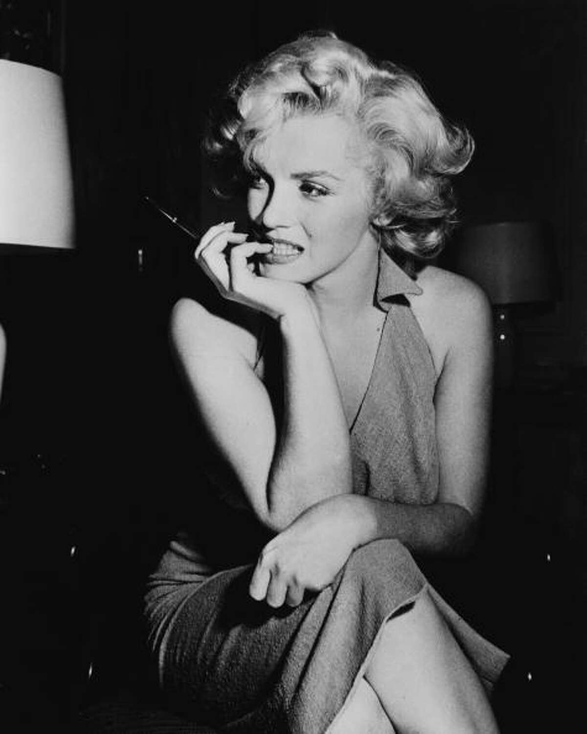 Marilyn Monroe  The icon converted to Judaism in 1956, when she married playwright Arthur Miller, according to Virtual Jerusalem. 