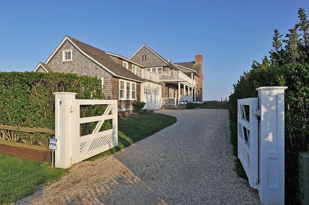 The legendary singer's Hamptons home is the perfect getaway.
