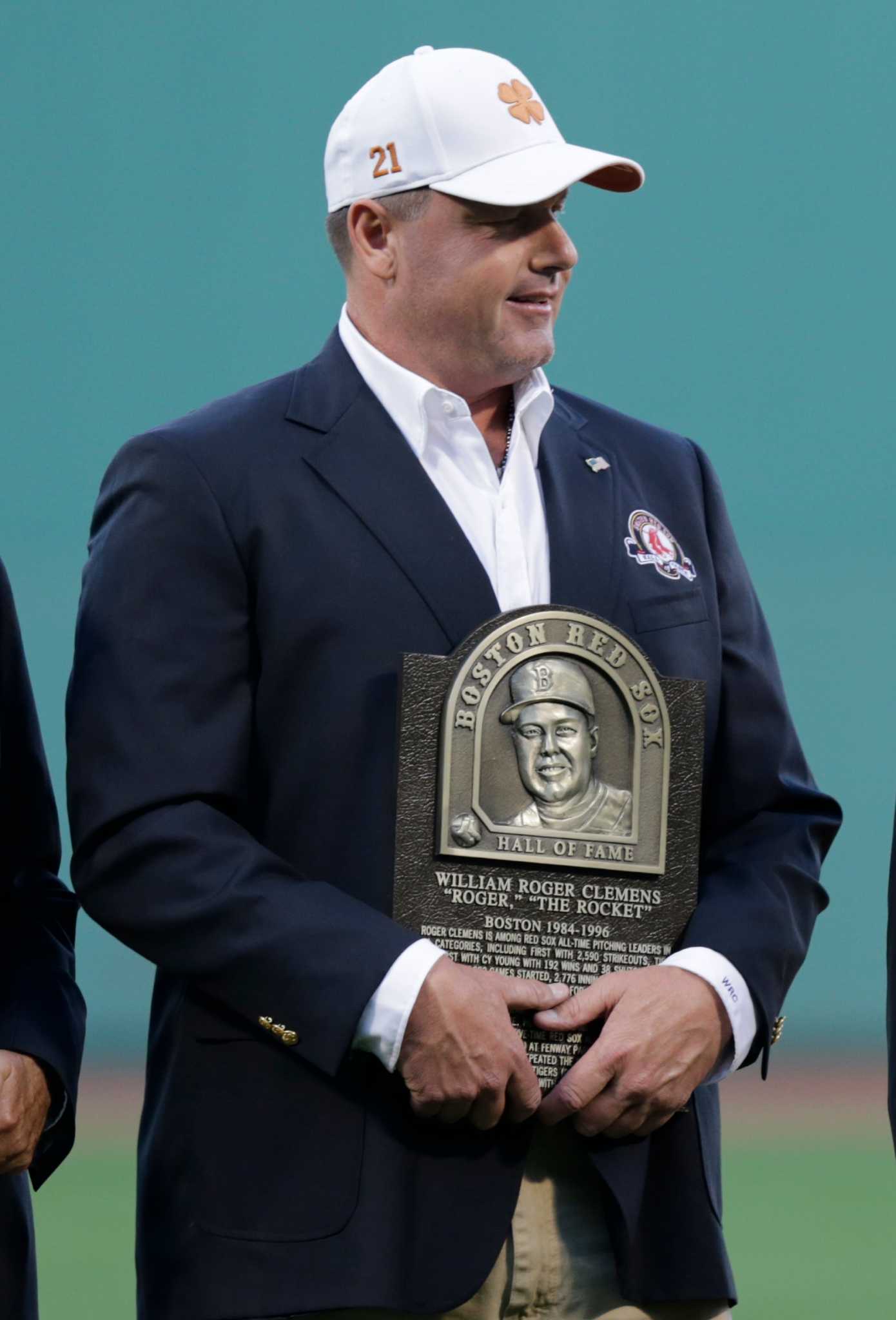 Clemens inducted into Red Sox Hall of Fame