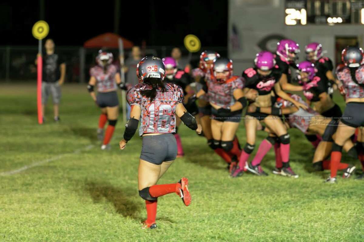 San Antonio women's football team heads to championships