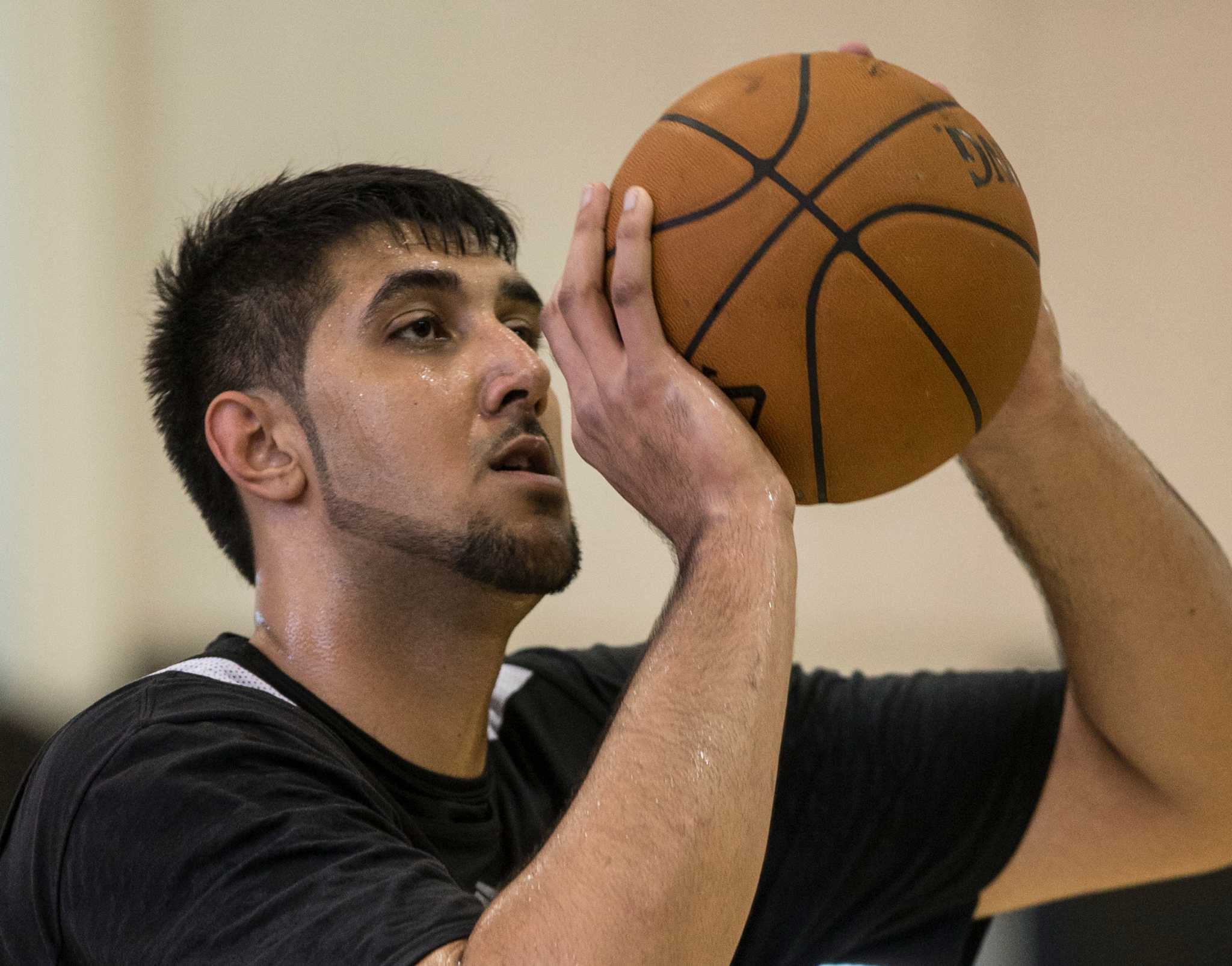 NBA Signs Sim Bhullar