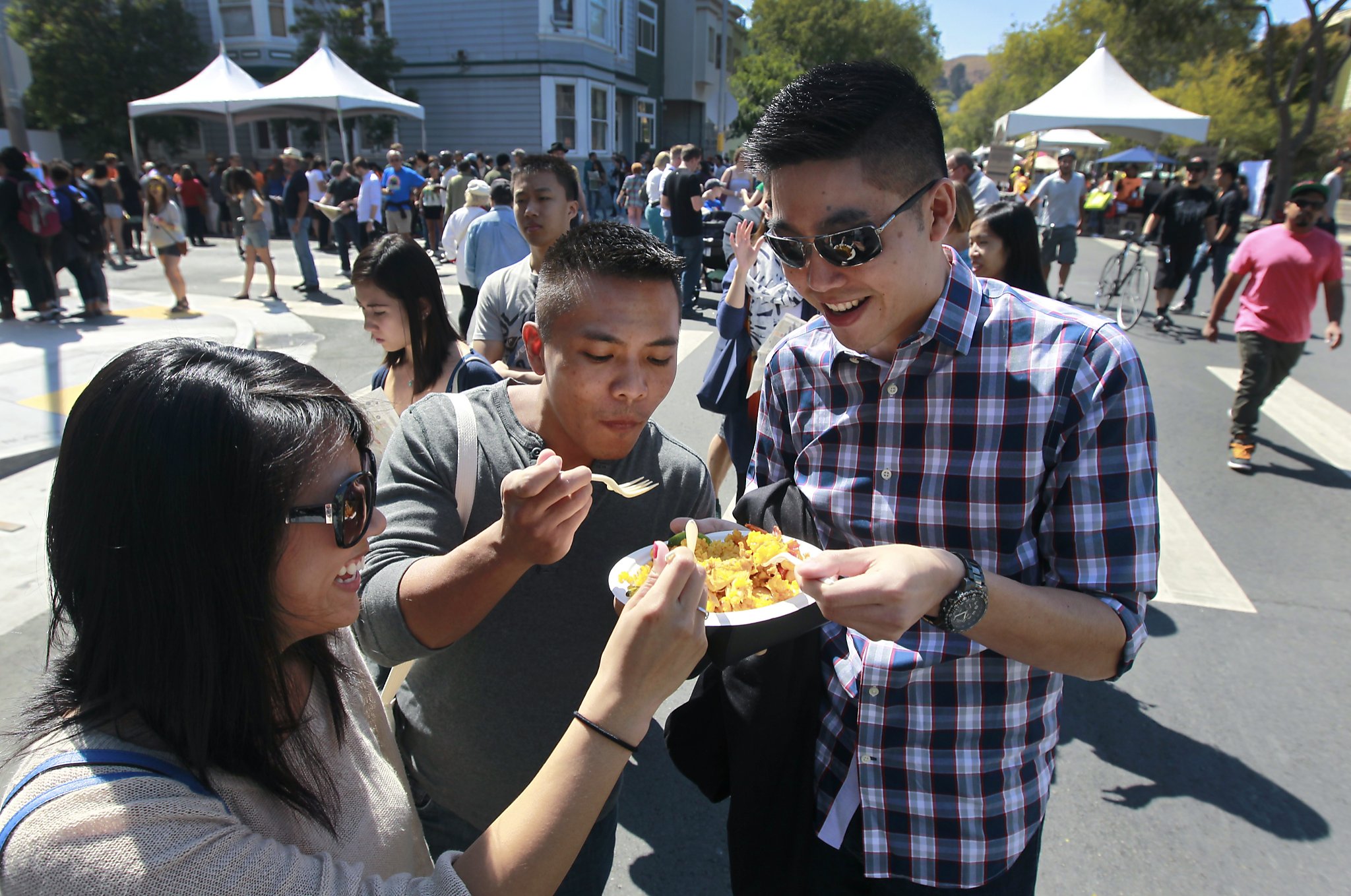 Thousands turn out for street food festival in the Mission