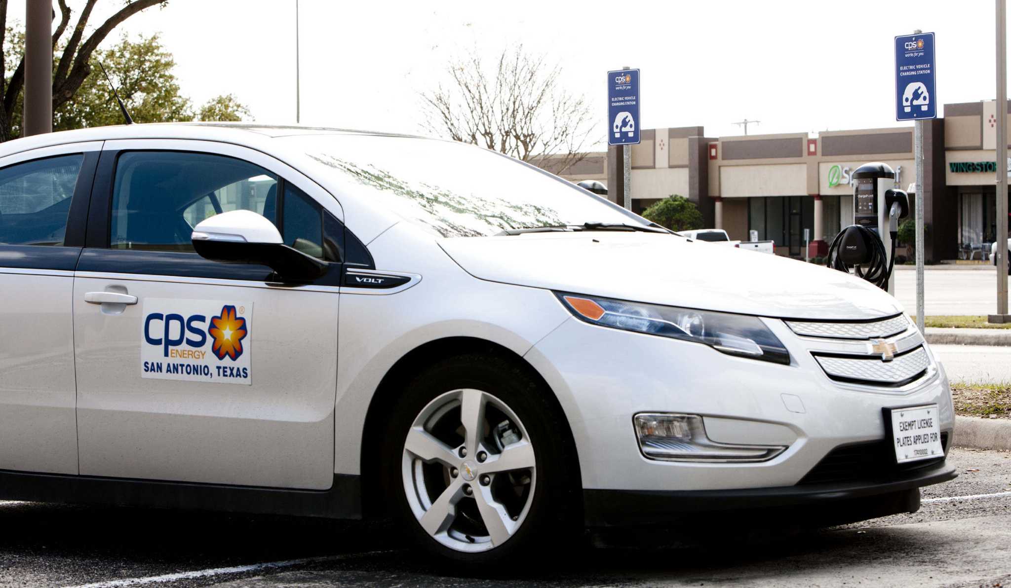 CPS Energy, cities talk about charging up I35