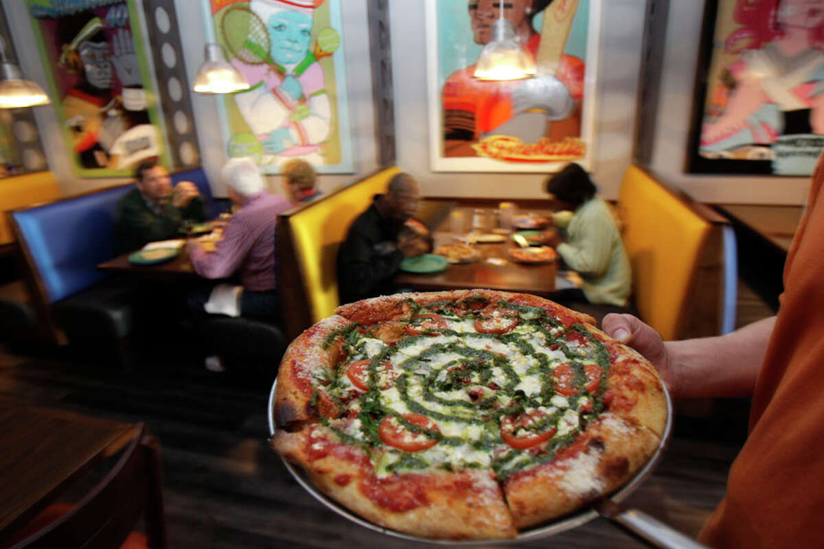 Mellow Mushroom opens Heights location
