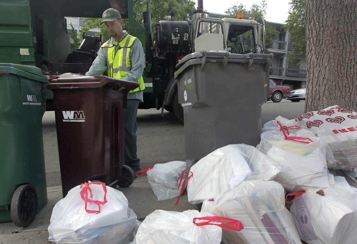 Waste Management sues Oakland over $1 billion trash contract