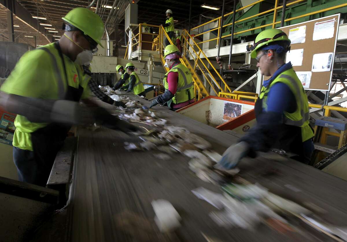 Waste Management sues Oakland over $1 billion trash contract