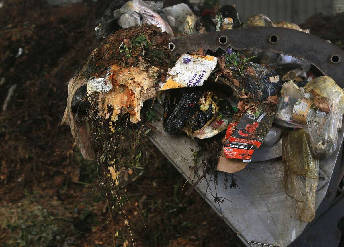 Waste Management sues Oakland over $1 billion trash contract