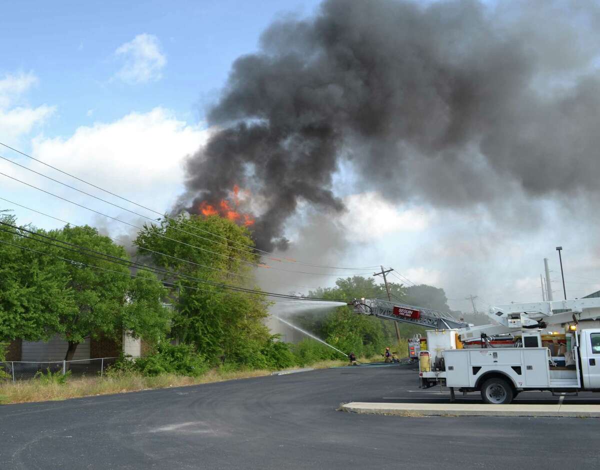 Apartment fire destroys building, displaces 30 residents