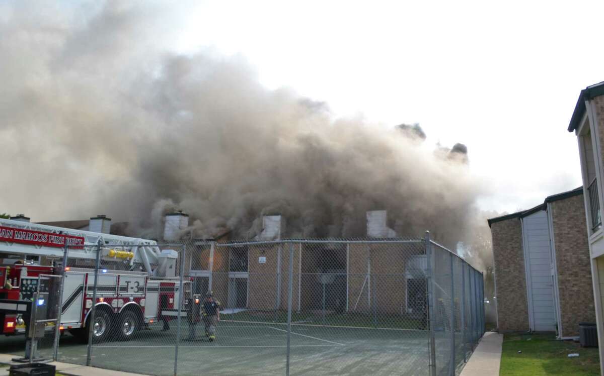 Apartment fire destroys building, displaces 30 residents