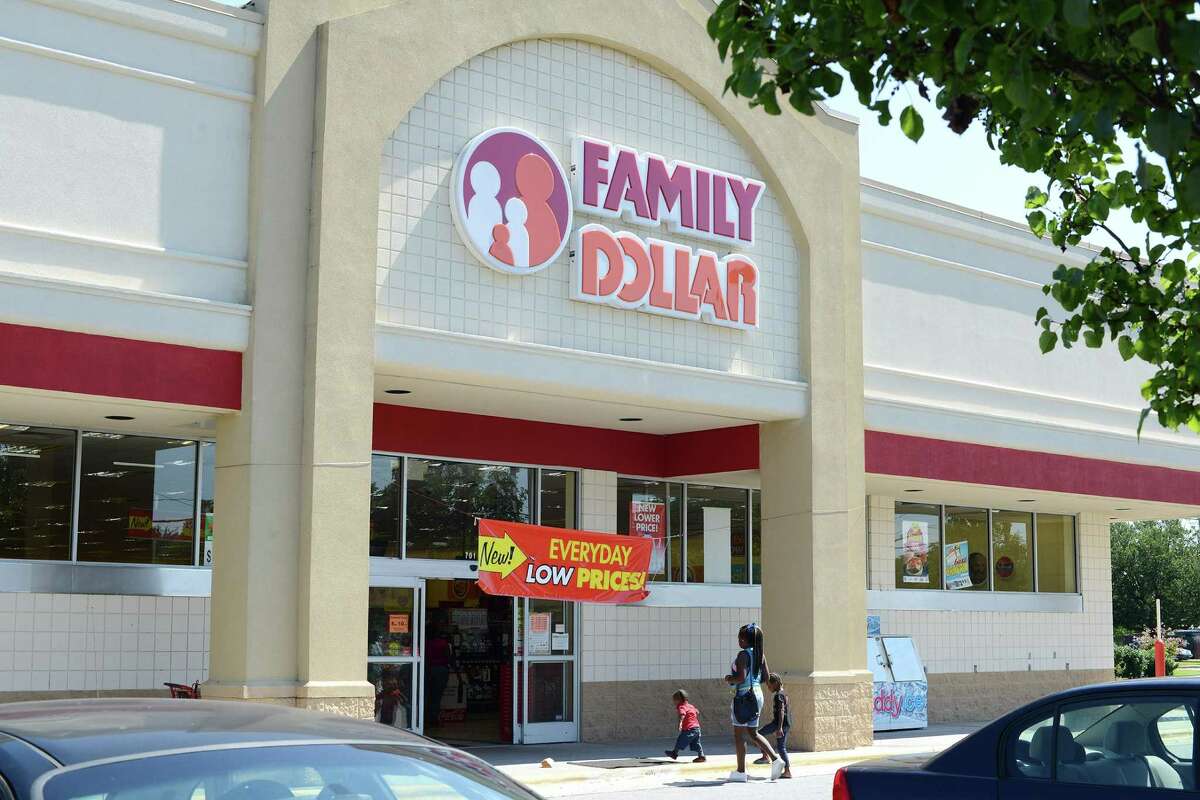 Dollar General enters bidding for Family Dollar