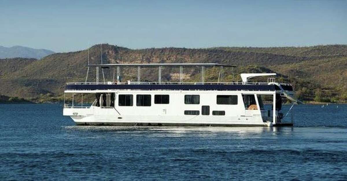 Texas houseboat listed among world's most amazing to rent