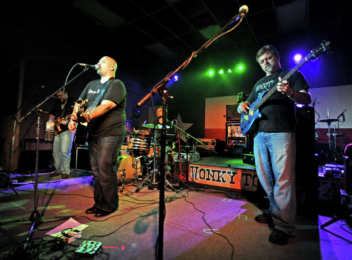 Honky Tonk Texas celebrates new patio, great performers