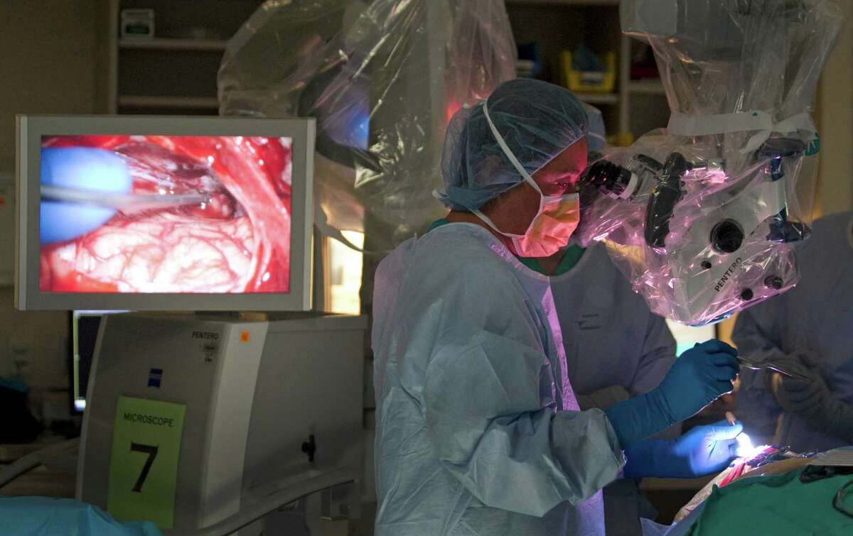 surgeon-takes-on-the-tough-cases
