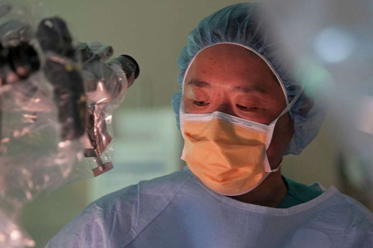 surgeon-takes-on-the-tough-cases