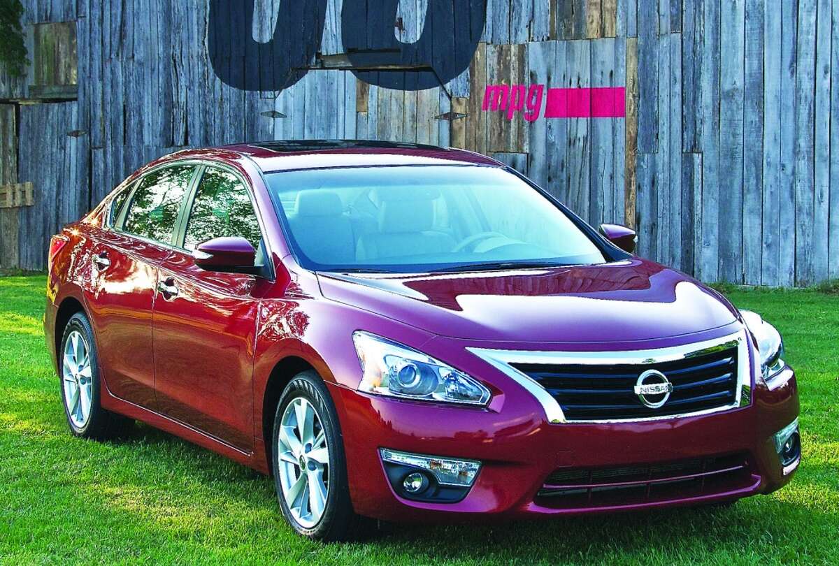 10. Nissan Altima -- 8,892 total thefts in 2013