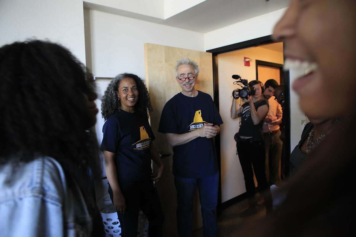 Thousands Move In To Uc Berkeley Dorms 