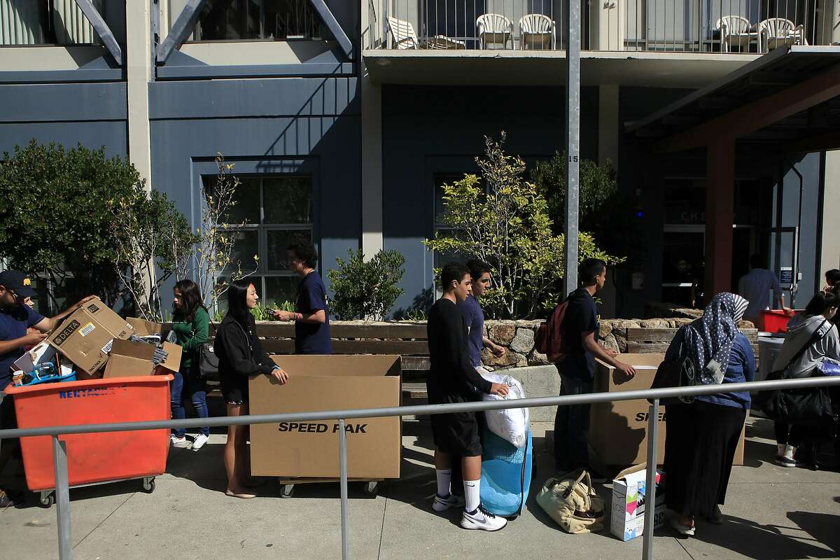 Thousands move in to UC Berkeley dorms