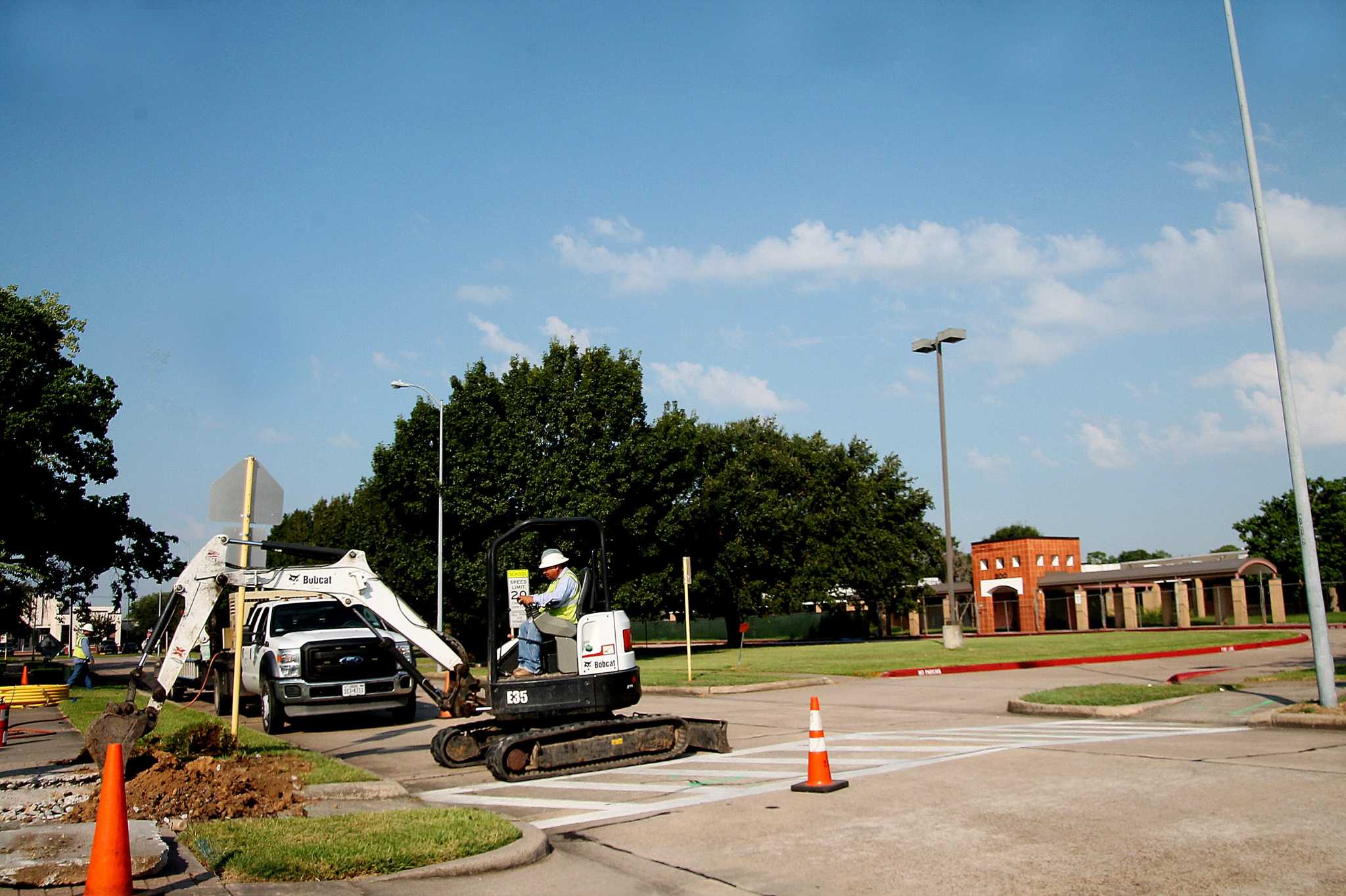 bay-area-school-districts-focus-on-security-issues-houston-chronicle