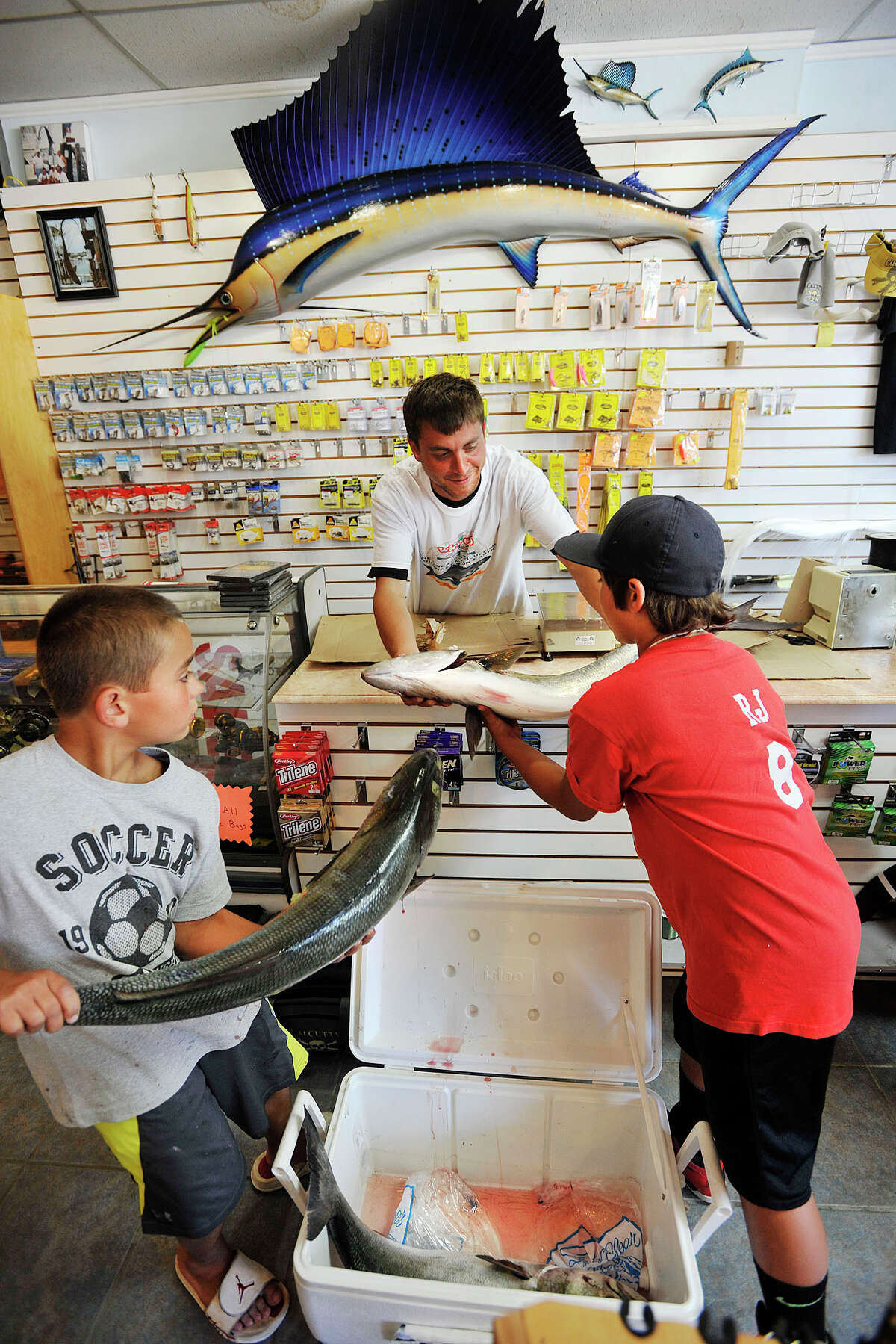 Contestants vie for bigfish honors