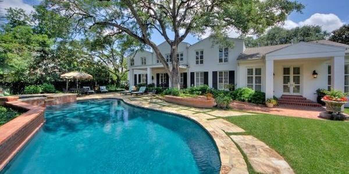 Beautiful Texas homes with massive indoor pools that are currently for sale
