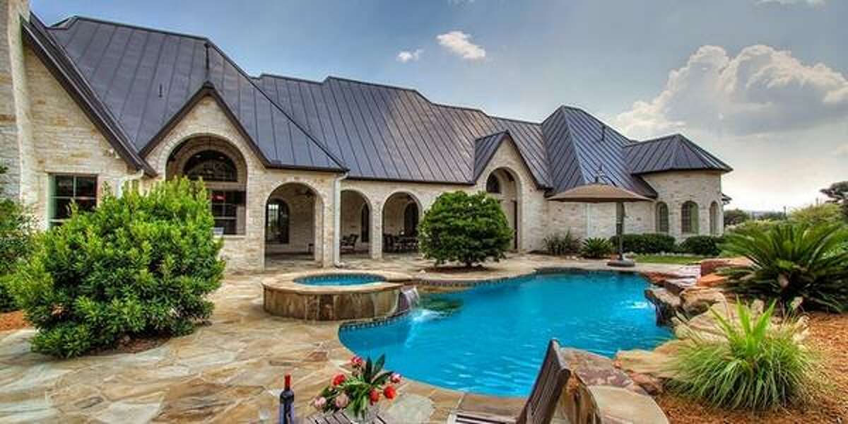 San Antonio homes with great pools