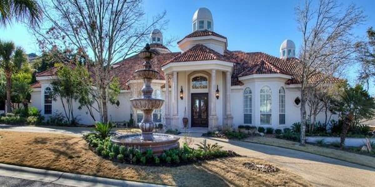 San Antonio homes with luxury pools