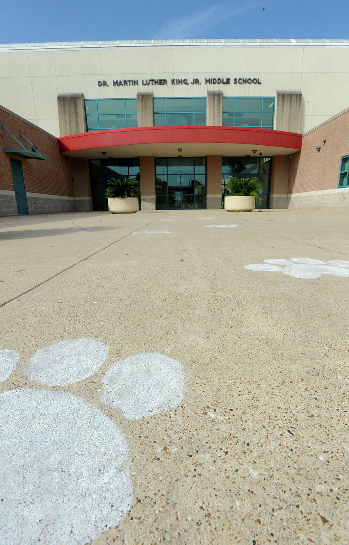 Monday marked the first day that Austin Middle School merged with Martin Luther King Middle School. Photo taken Monday, August 25, 2014 Guiseppe Barranco/@spotnewsshooter