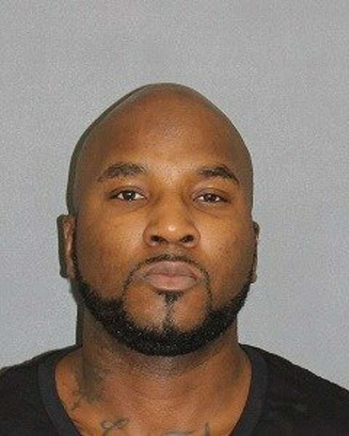 Rapper Jay “Young Jeezy” Jenkins was arrested on weapons charges along with five other suspects following the shooting death of a man at the Wiz Khalifa concert at the Shoreline Amphitheater Friday.