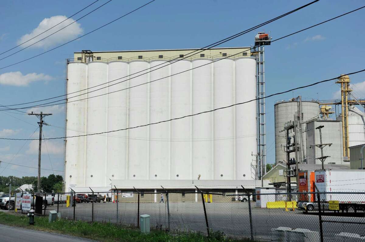 Port's grain shipments slow as harvest grows