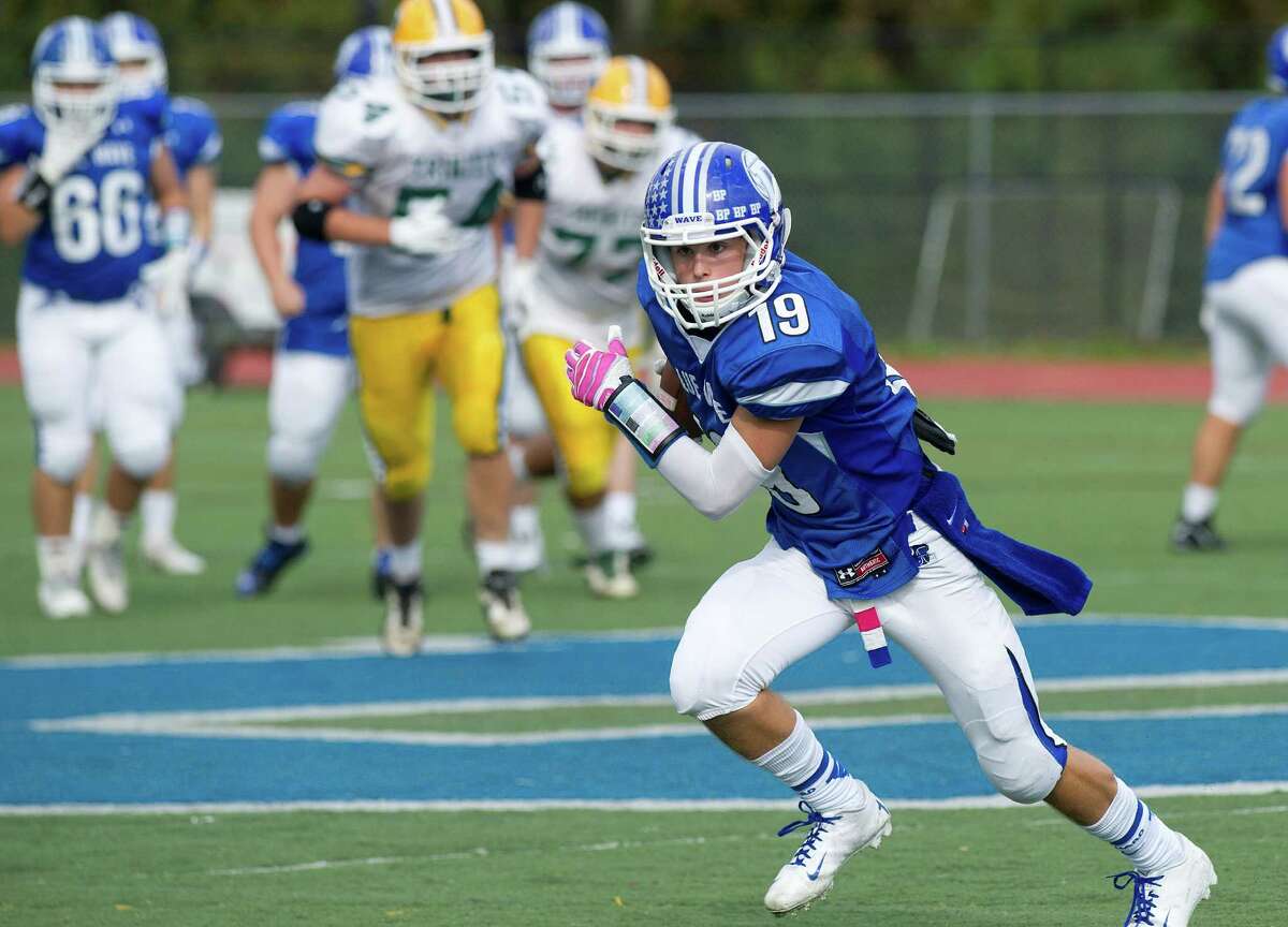 Darien football practice news and notes