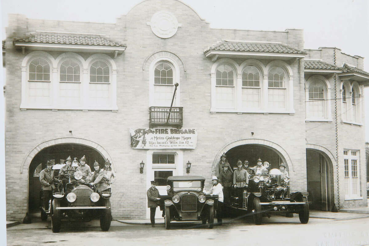 A photo from the 1930s shows the fire station at 604 S. Alamo St.
